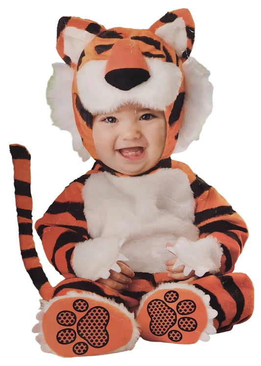 Petit tigre en costume de personnage